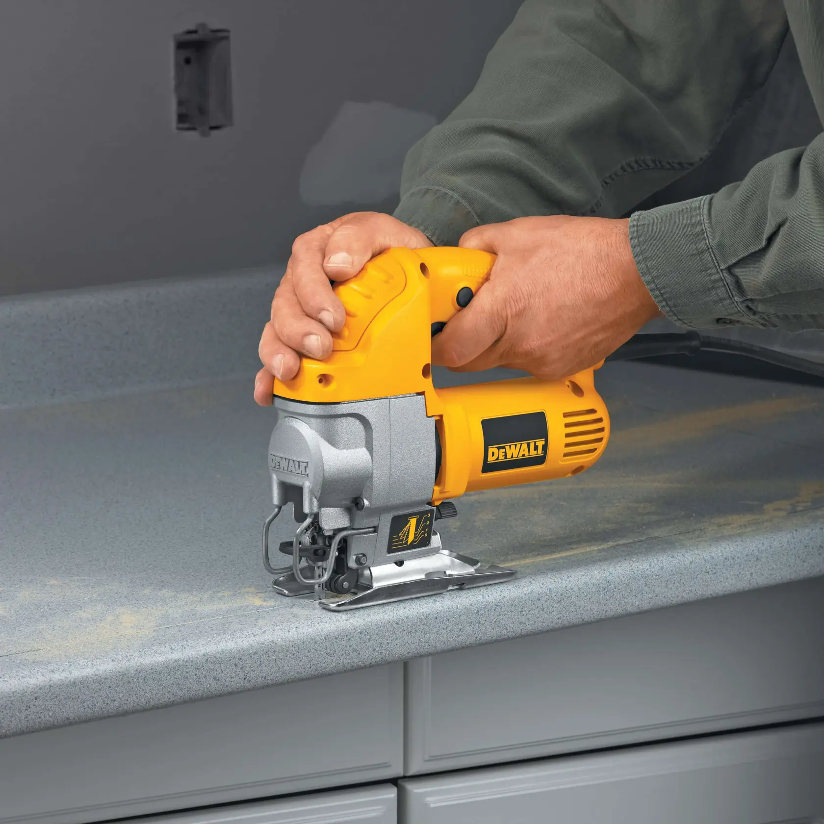 DEWALT® 5.5 Amp Electric Variable Speed Jig Saw