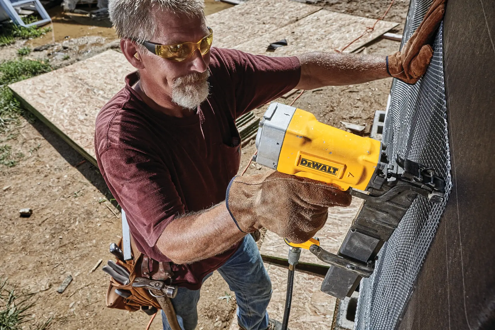 DEWALT® 16 GA Wide Crown Lathing Stapler