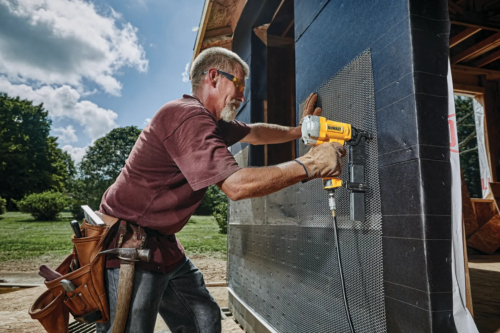 DEWALT® 16 GA Wide Crown Lathing Stapler