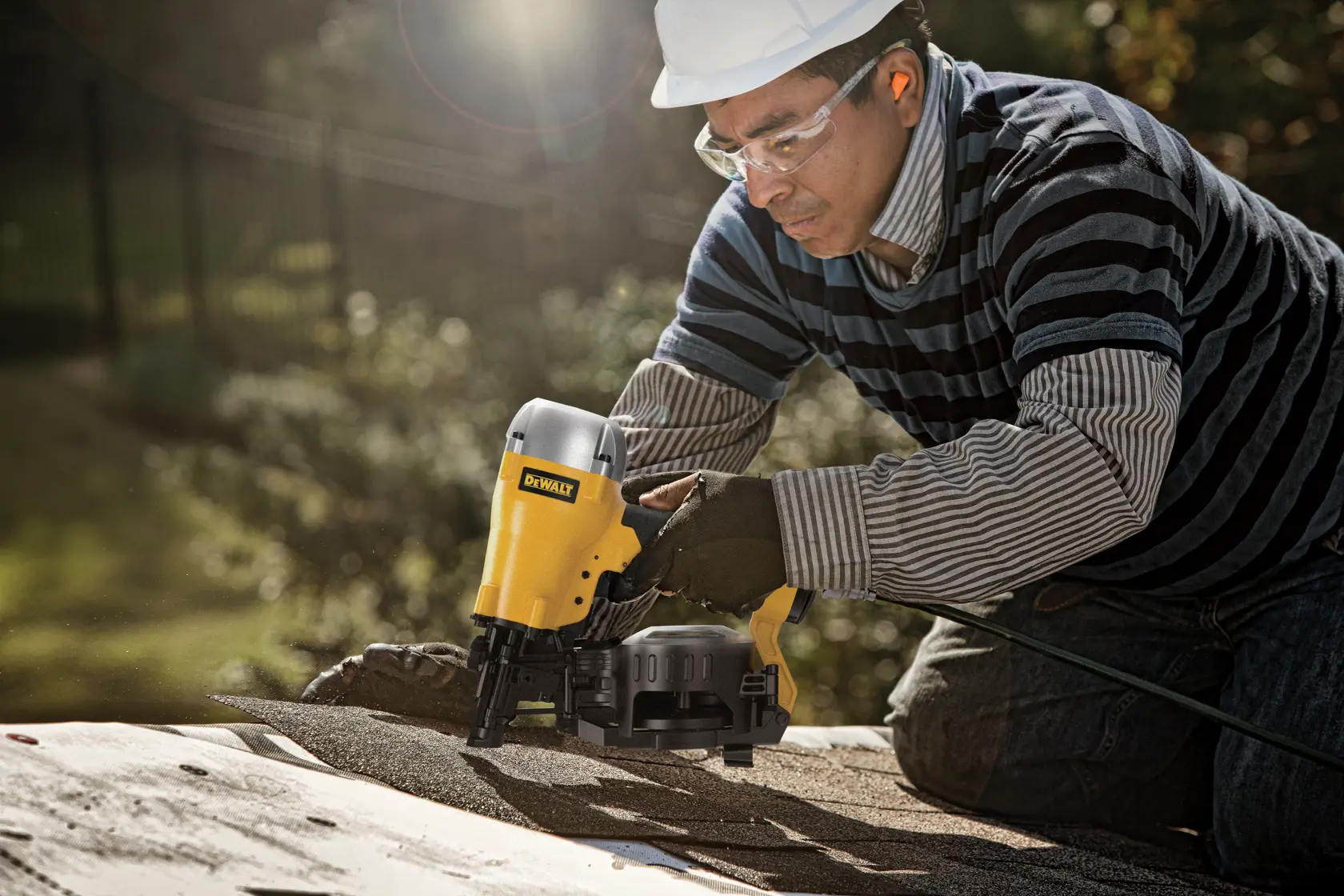 DEWALT 15 Degree Coil Roofing Nailer