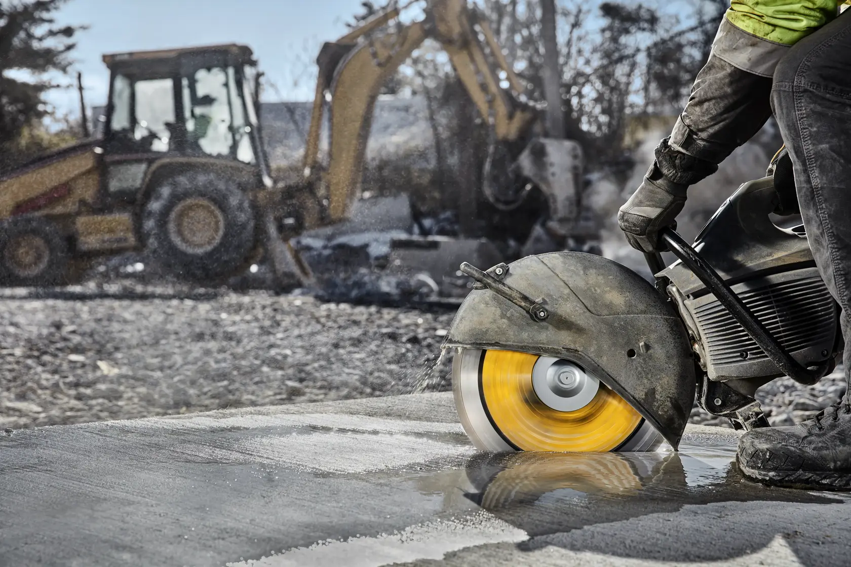 XP4 all purpose segmented diamond blades cutting hard concrete.