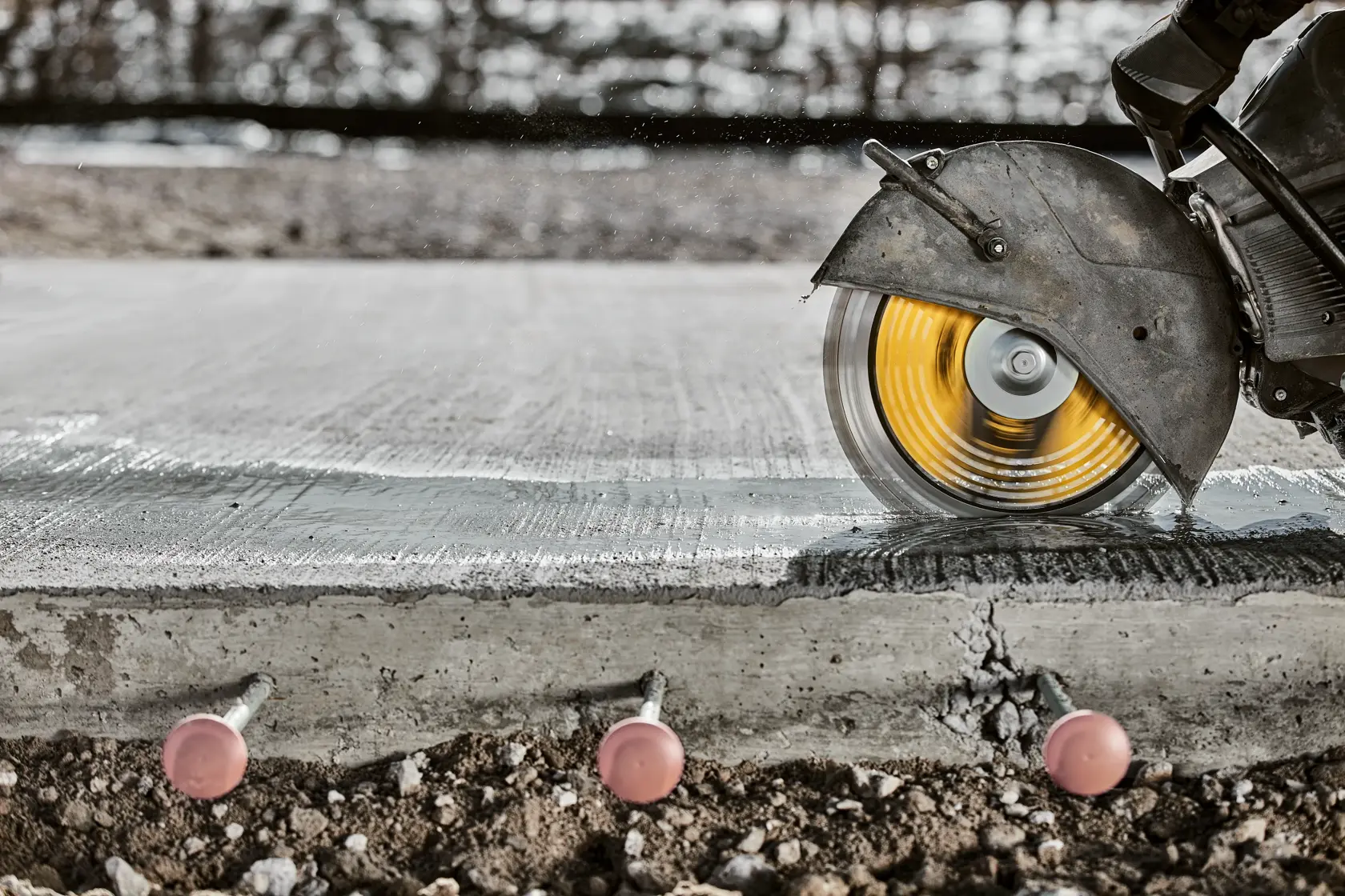 DEWALT® XP™4 Reinforced Concrete Segmented Diamond Blade