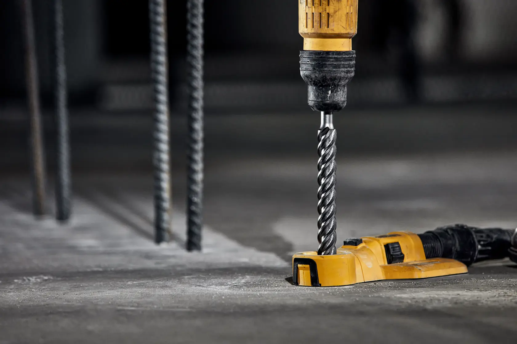 DEWALT® ELITE SERIES™ 1-1/8-in. x 10-in. x 15-in. SDS Max High Impact Carbide 4 Cutter Drill Bit