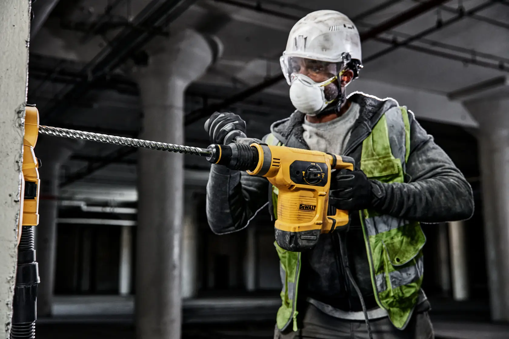 DEWALT® ELITE SERIES™ 7/8-in. x 31-in. x 36-in. SDS Max High Impact Carbide 4 Cutter Drill Bit