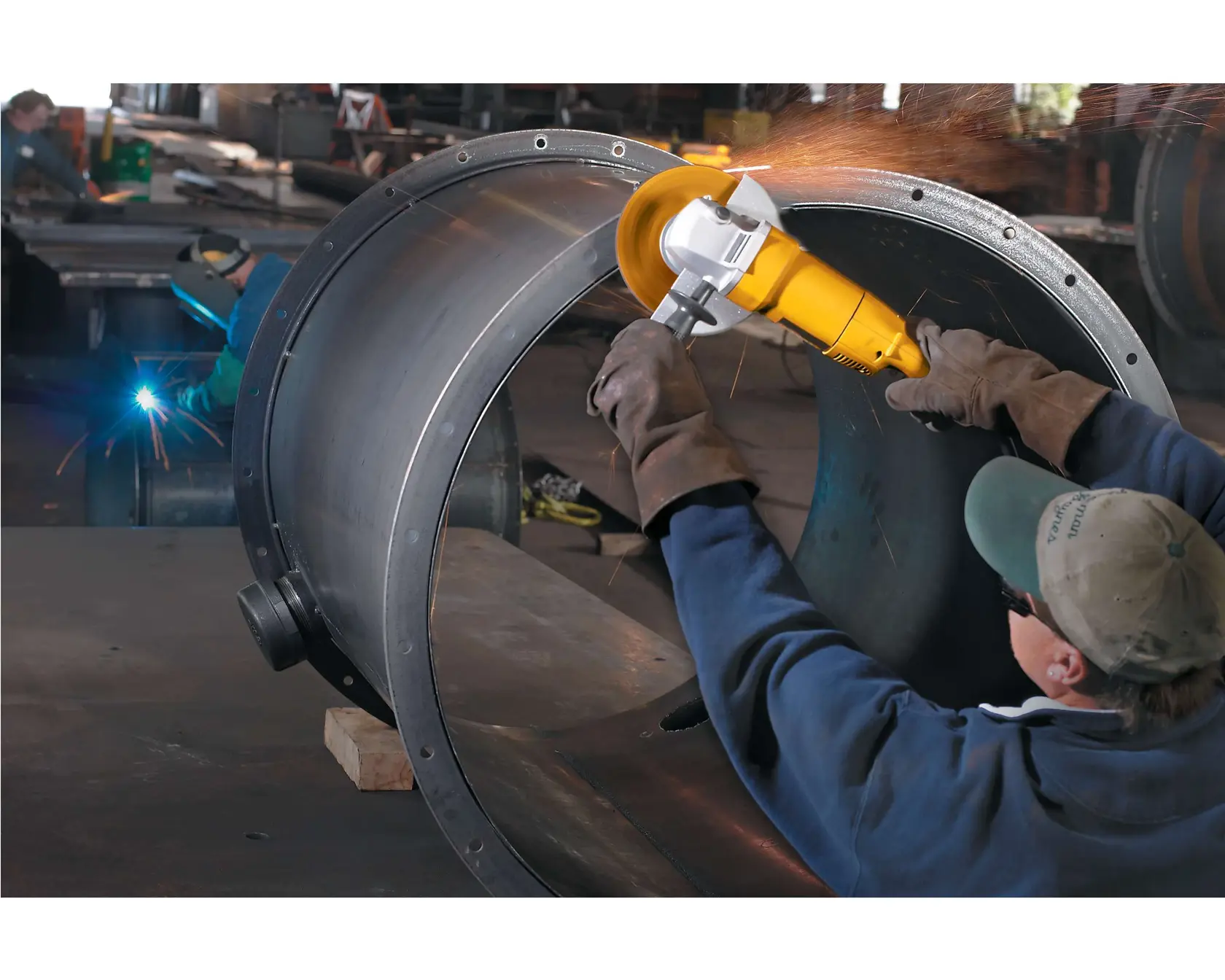 DEWALT® 7-in. (180mm) Medium Angle Grinder