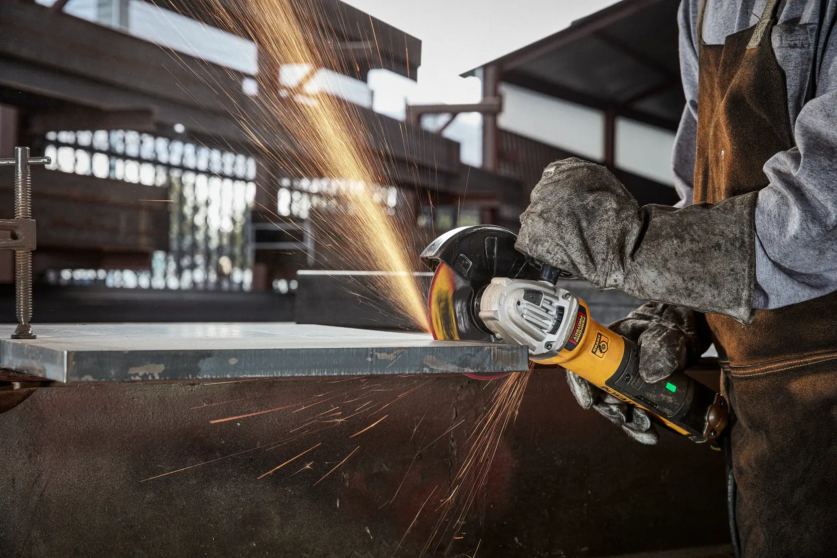 DEWALT® ELITE SERIES™ 4-1/2-in. x .045-in. x 7/8-in. T1 Ceramic Cut-Off Wheel