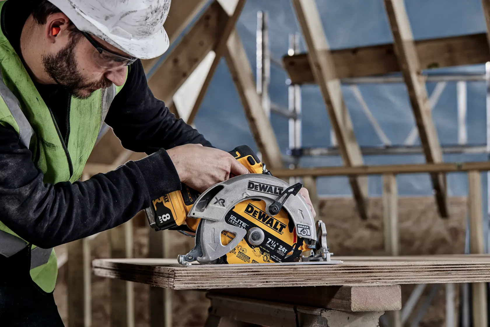 DEWALT® ELITE SERIES™ 7-1/4-in. 24T Circular Saw Blade