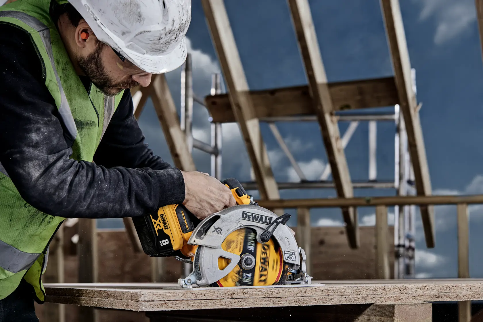 DEWALT® ELITE SERIES™ 7-1/4-in. 24T Circular Saw Blade