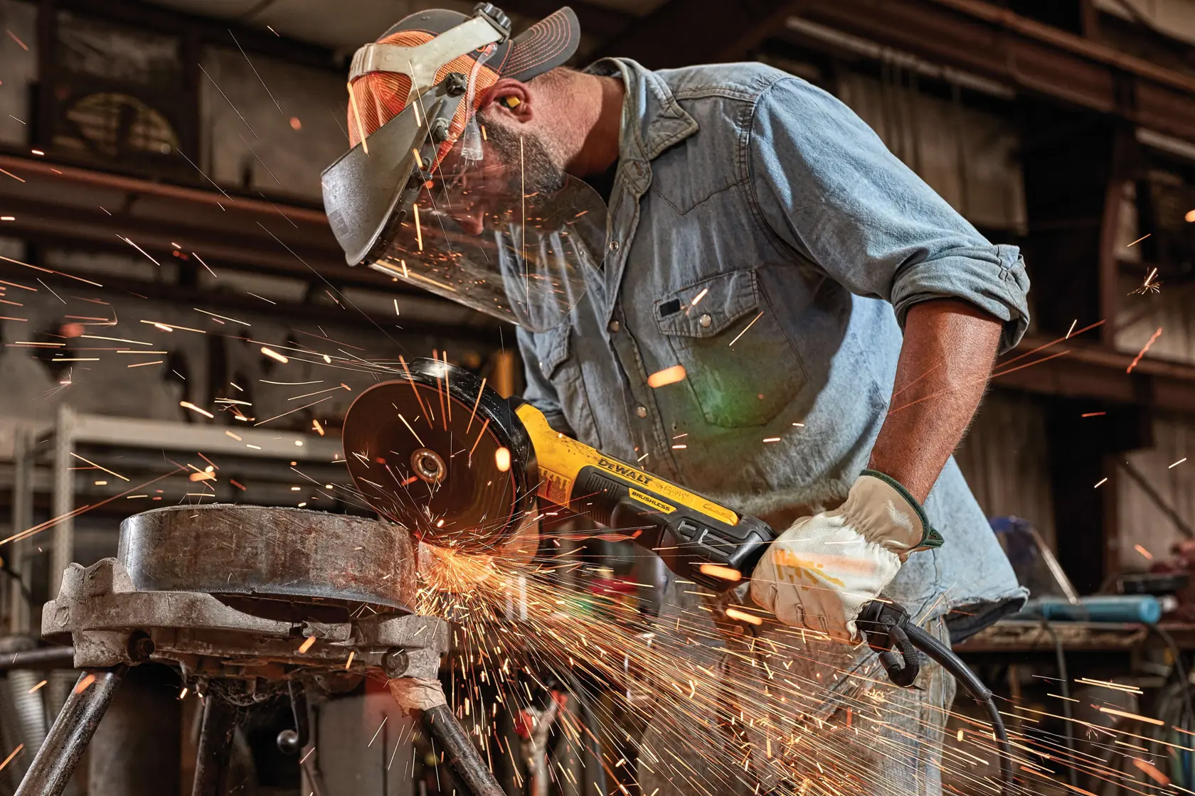 DEWALT® 7-in. (178mm) Brushless Small Angle Grinder, Rat Tail, with KICKBACK BREAK, No Lock, Pipeline Cover