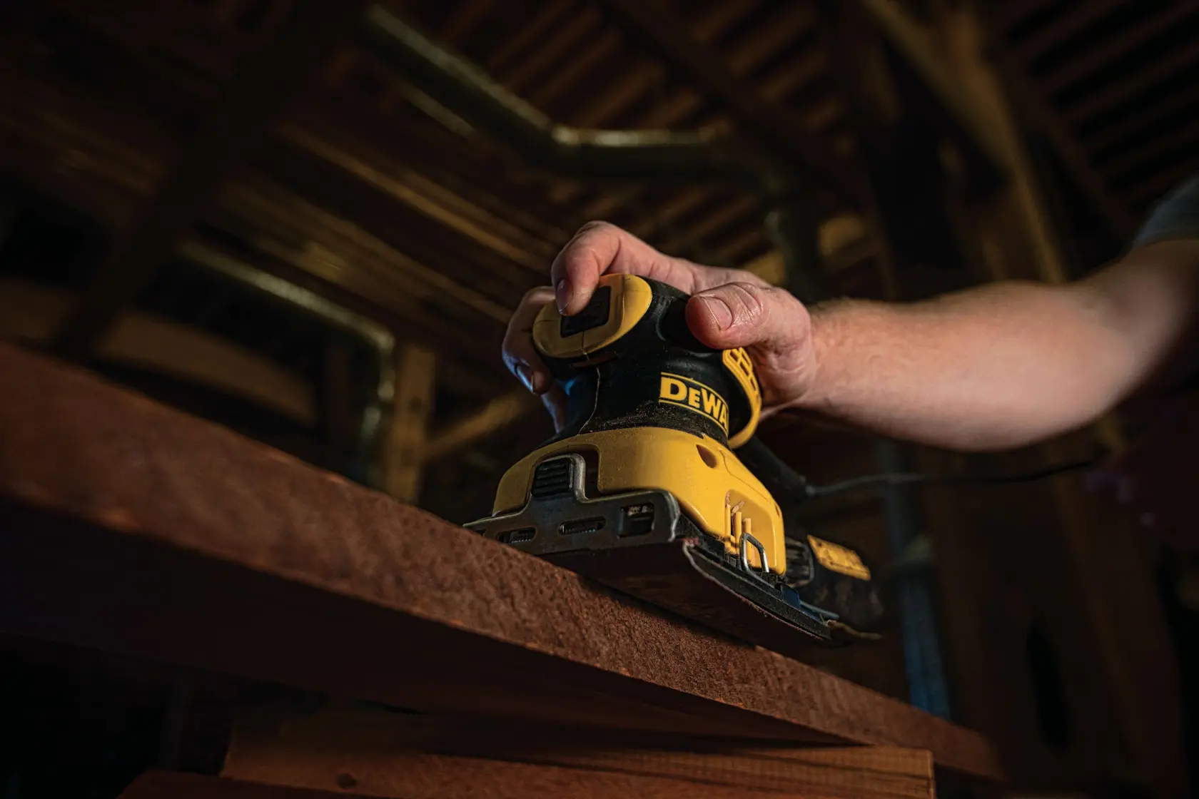 DEWALT® 1/4-in. (6.4mm) Corded Electric Sheet Palm Grip Sander