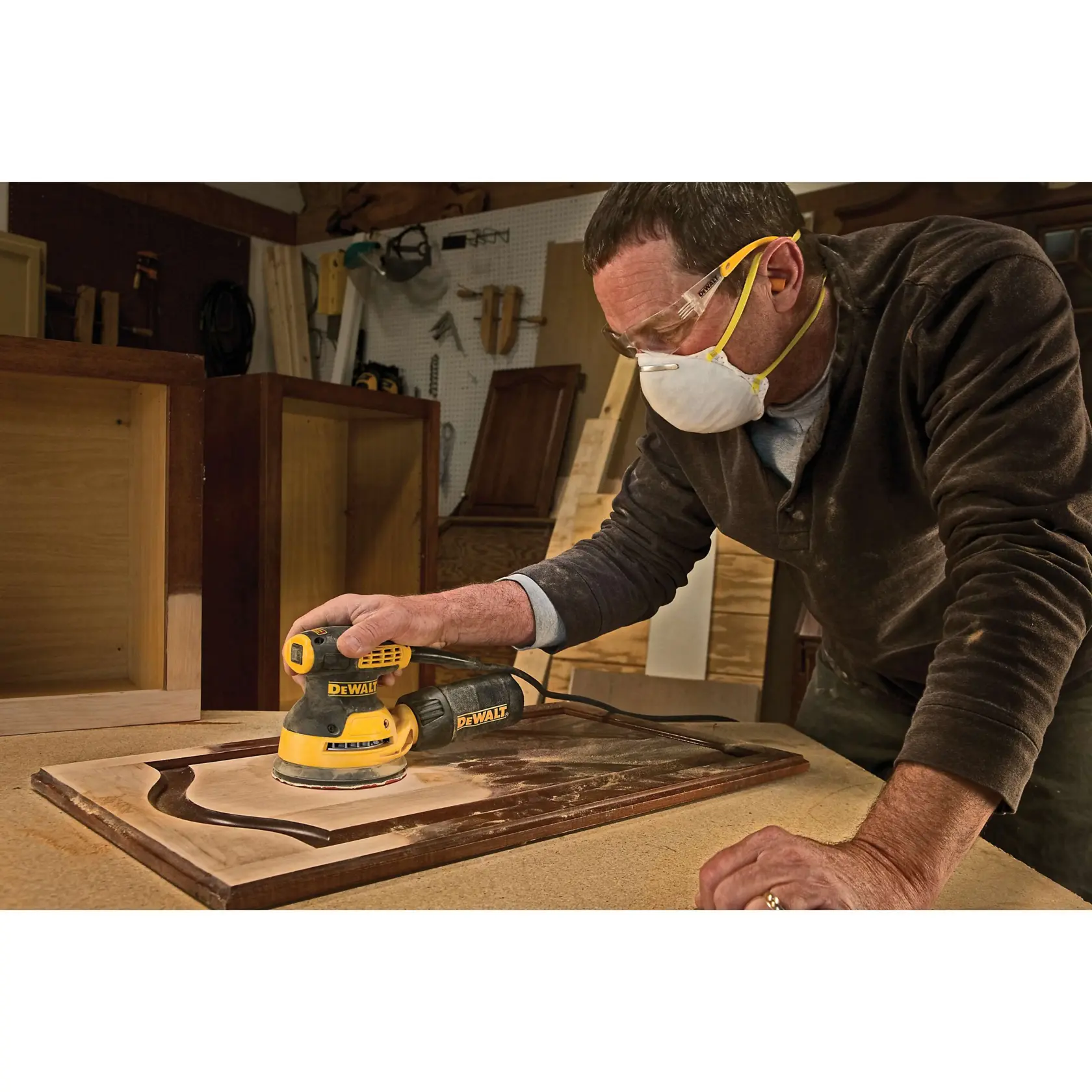 DEWALT® 5-in. Single Speed Random Orbit Sander Kit - H&L Pad