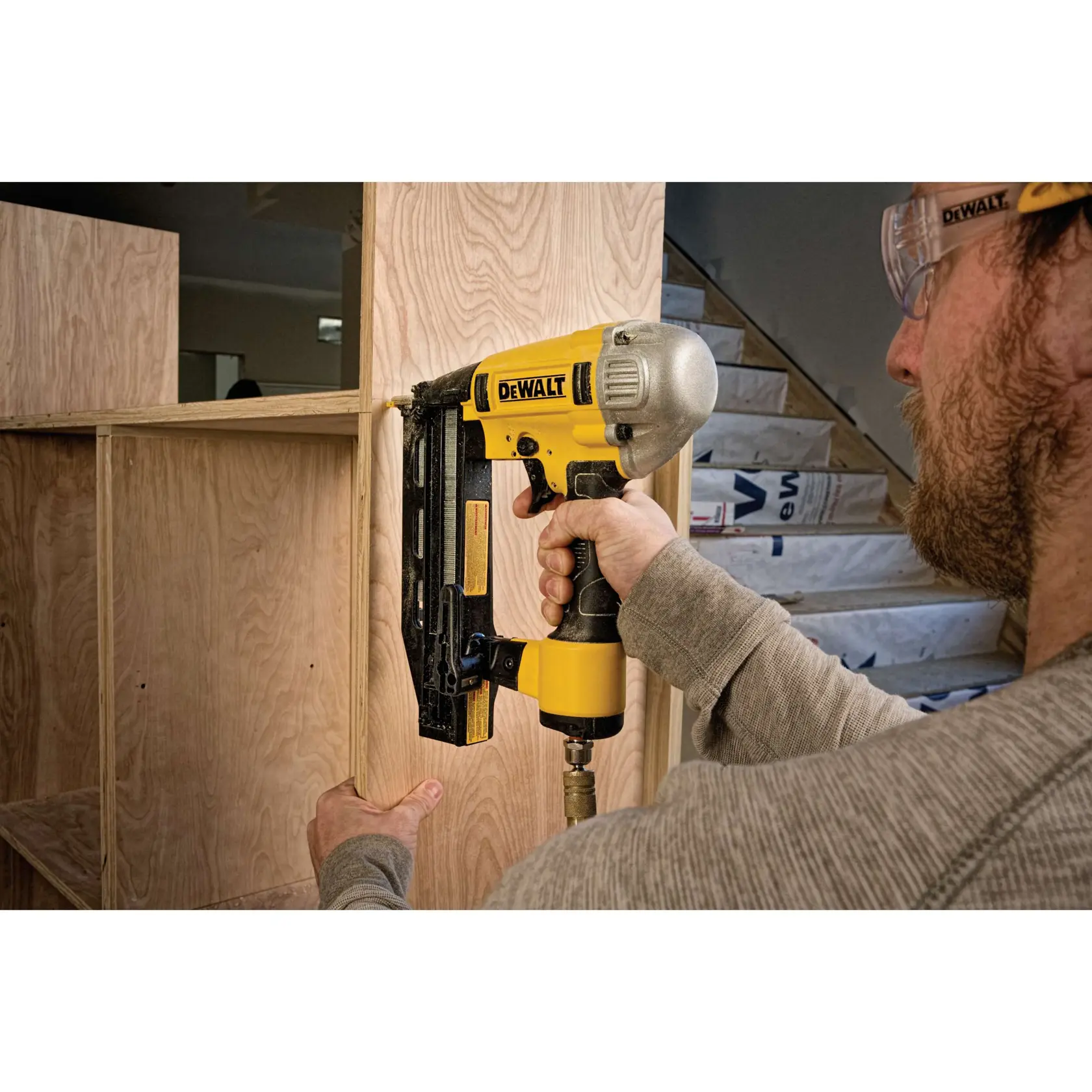 DEWALT® 16  Guage Precision Point Finish Nailer