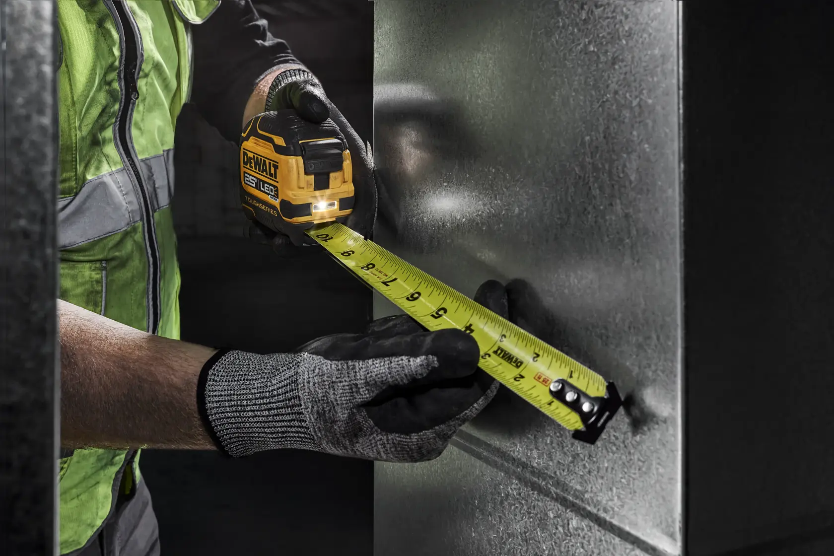TOUGHSERIES(TM) Lighted Tape Measure Feature and benefit video