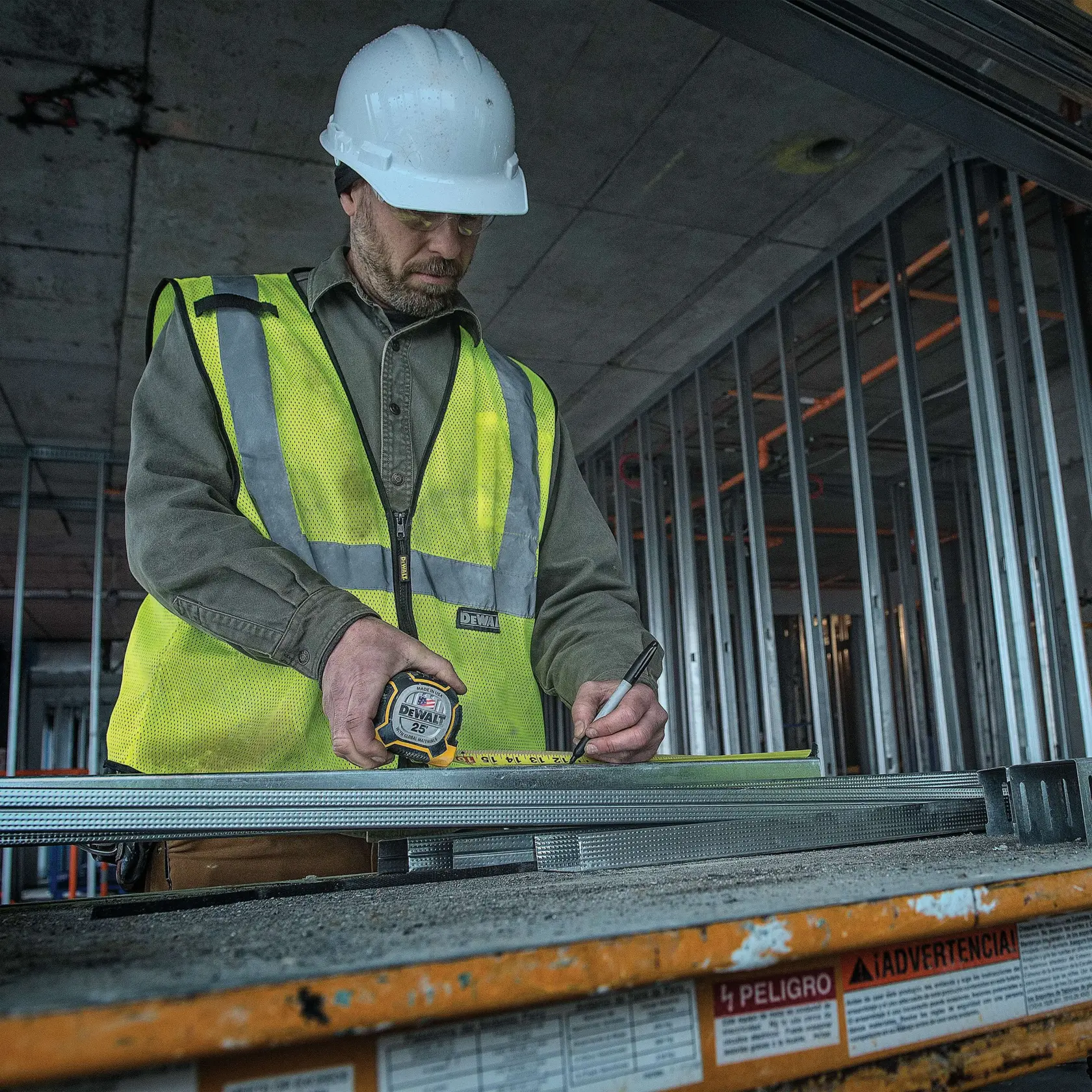 DEWALT® 25 ft. XP™ Tape Measure