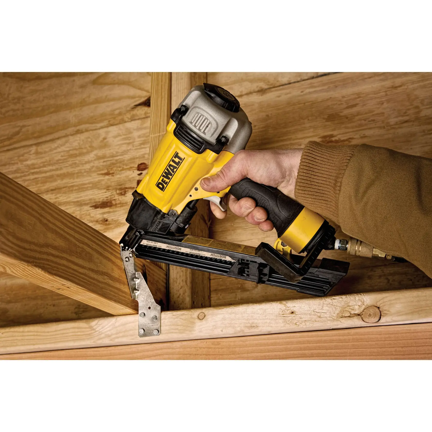 DEWALT® Metal connector nailer