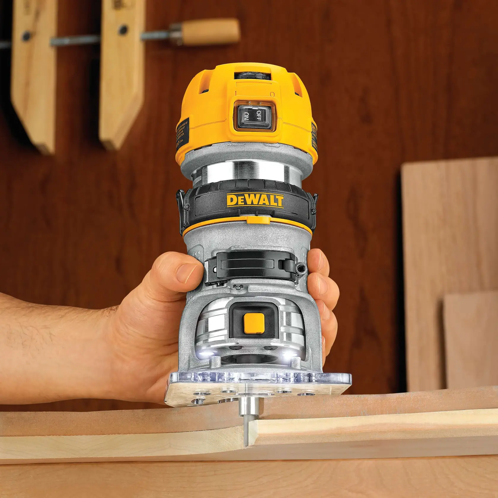 DEWALT® 1-1/4 HP Max Torque Variable Speed Compact Router