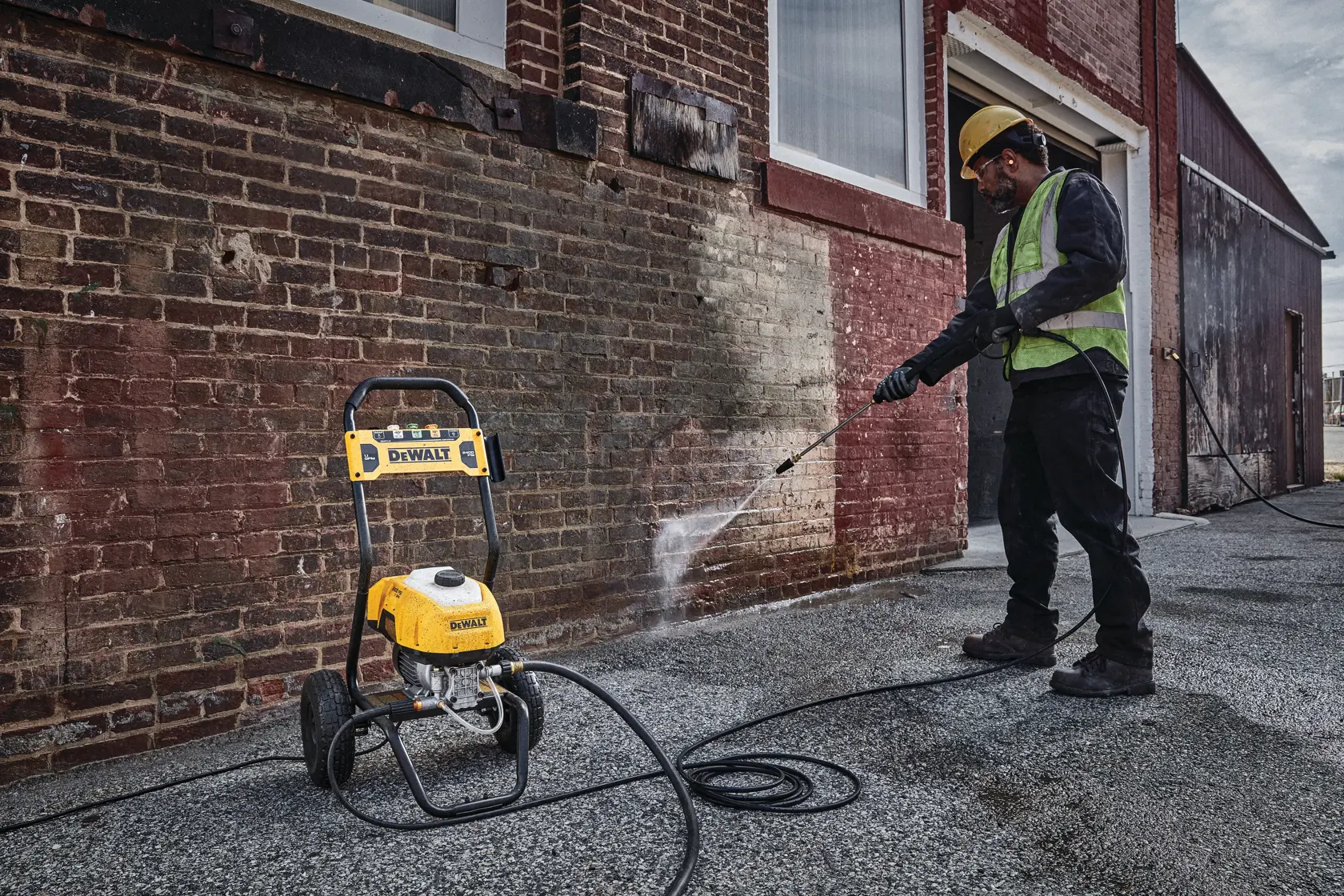 DEWALT® 2400 PSI 1.1 GPM Electric Pressure Washer