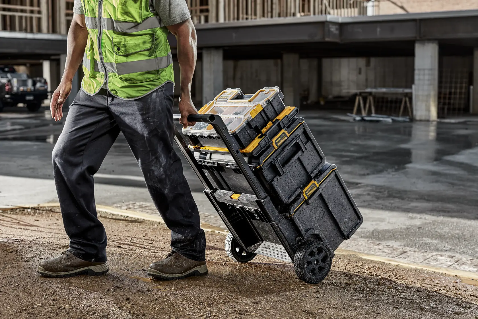 ADAPTOR WITH TS 2.0 3-LEVEL TOWER ADAPTOR WITH 1 PRO ORGANIZER - YELLOW ADAPTOR SIDE