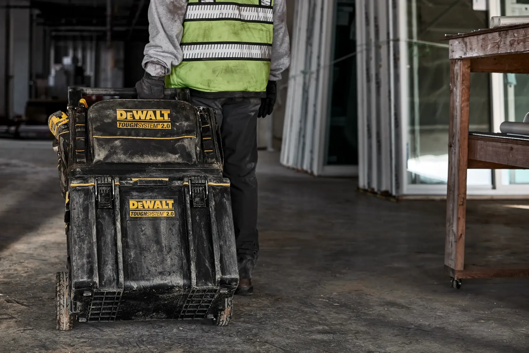 DEWALT® TOUGHSYSTEM 2.0 22-in. (556mm) Jobsite Tool Bag