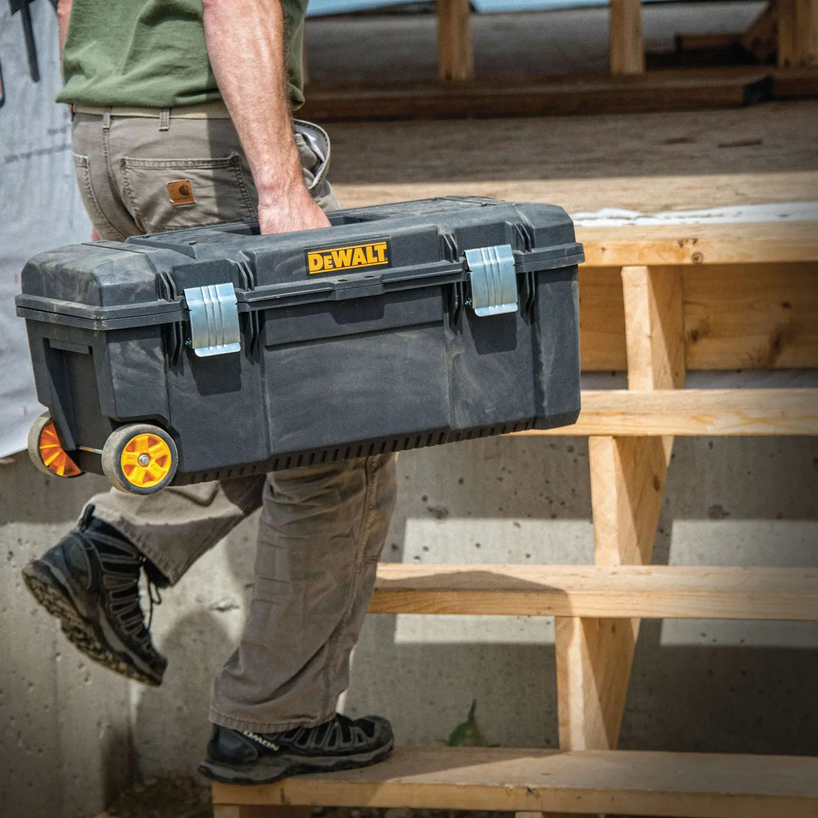 DEWALT® 28-in. (711mm) Tool Box On Wheels