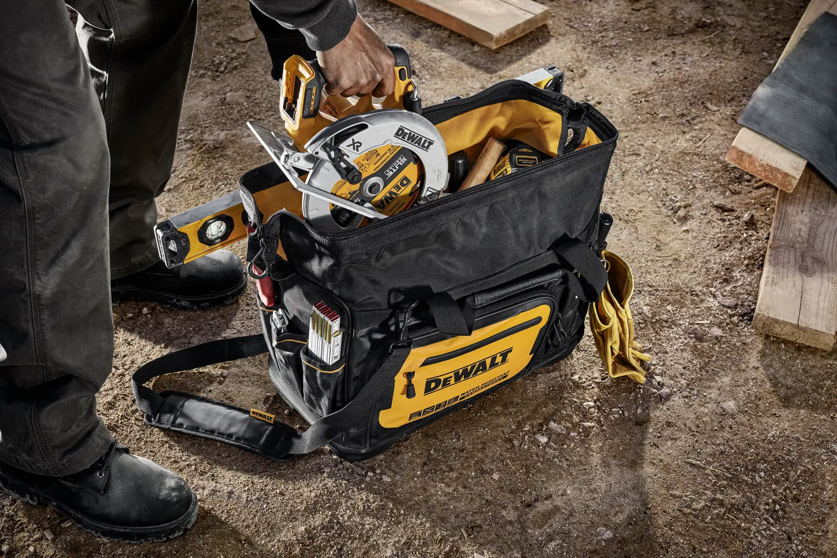 DEWALT 20 INCH PRO OPEN MOUTH TOOL BAG ON JOBSITE