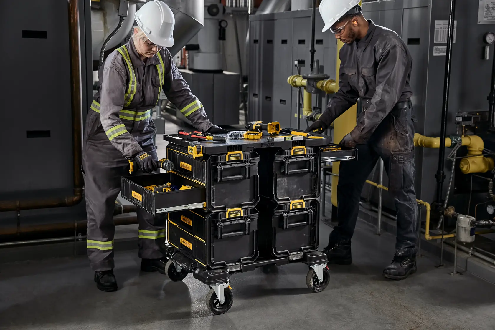 Snackable Video featuring the One-Touch Release of TOUGHSYSTEM Products